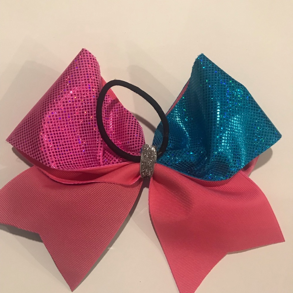 Cheer bow - Picture 3 of 4